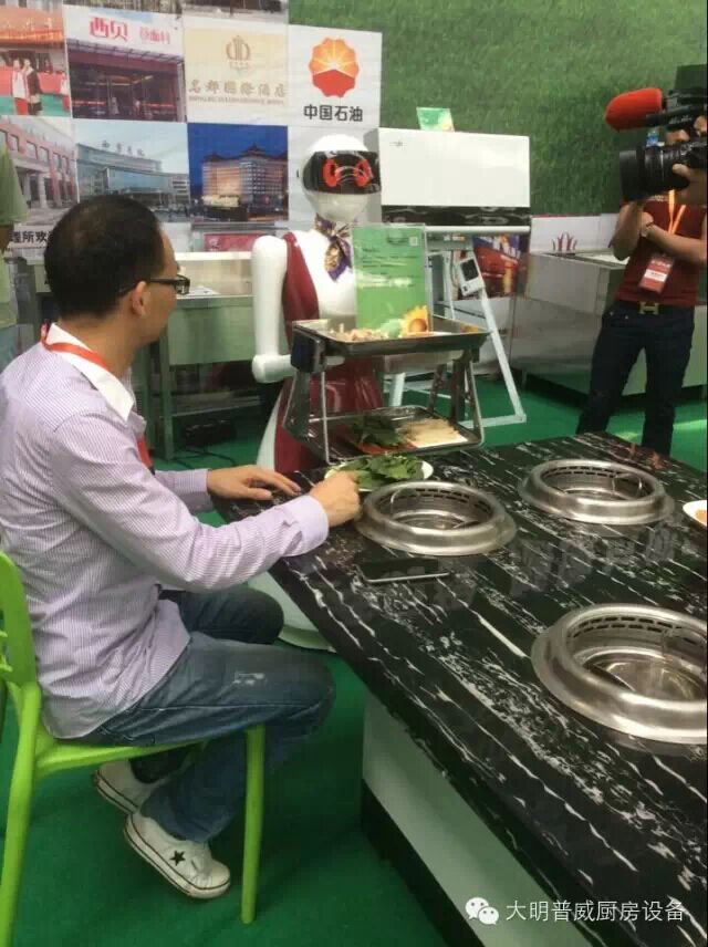 客戶(hù)體驗機器人送餐